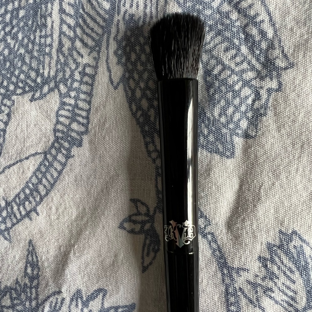 Kat Von D Number 50 Glimmer Effect Eye Brush